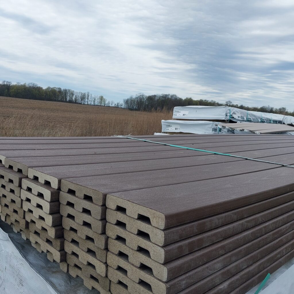 Composite TIMBERTECH / Moisture Shield